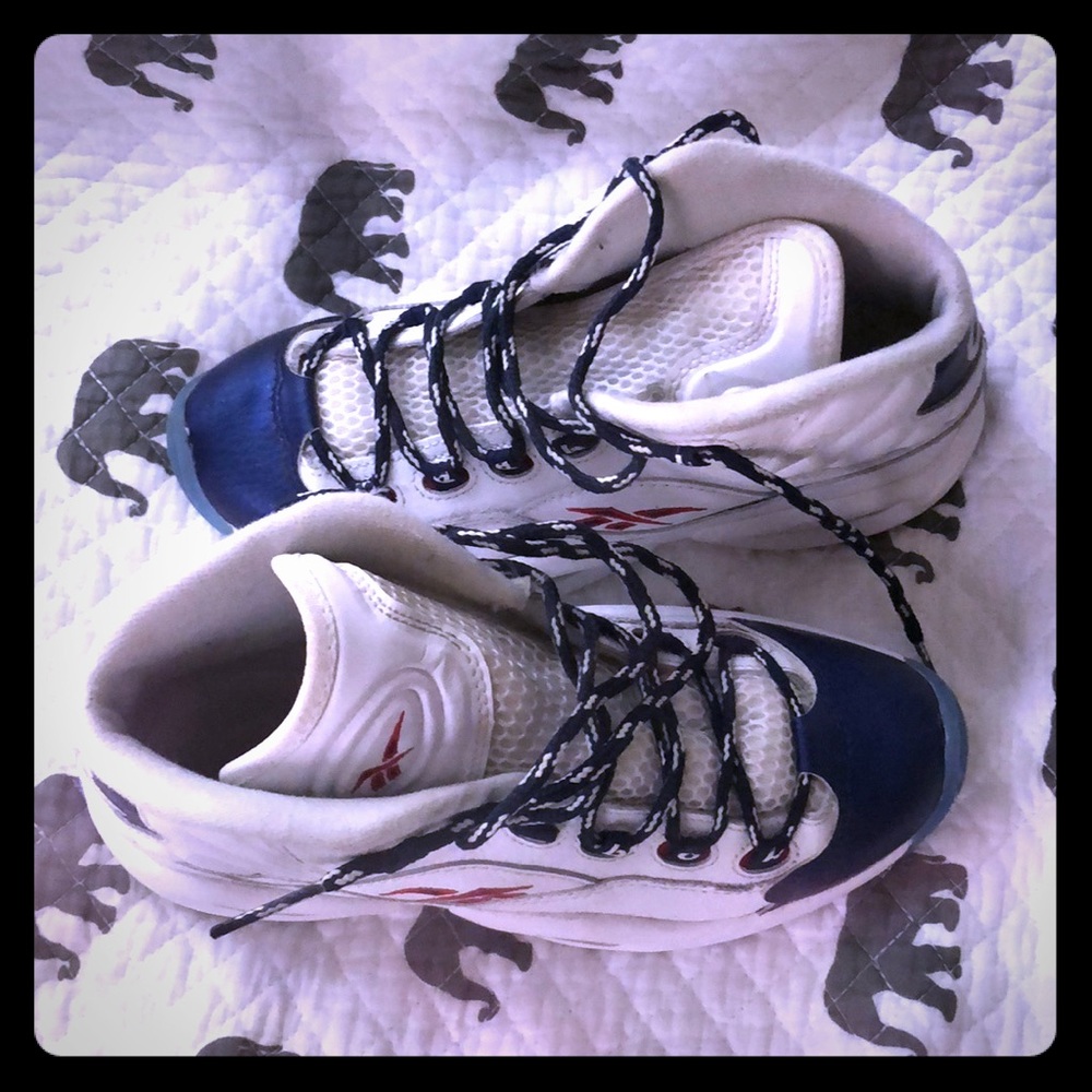 Basketball shoes ( iversons)